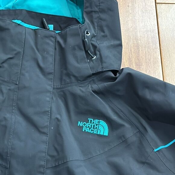 The North Face Women’s Black and Teal Hyvent Jacket size M - Picture 3 of 11